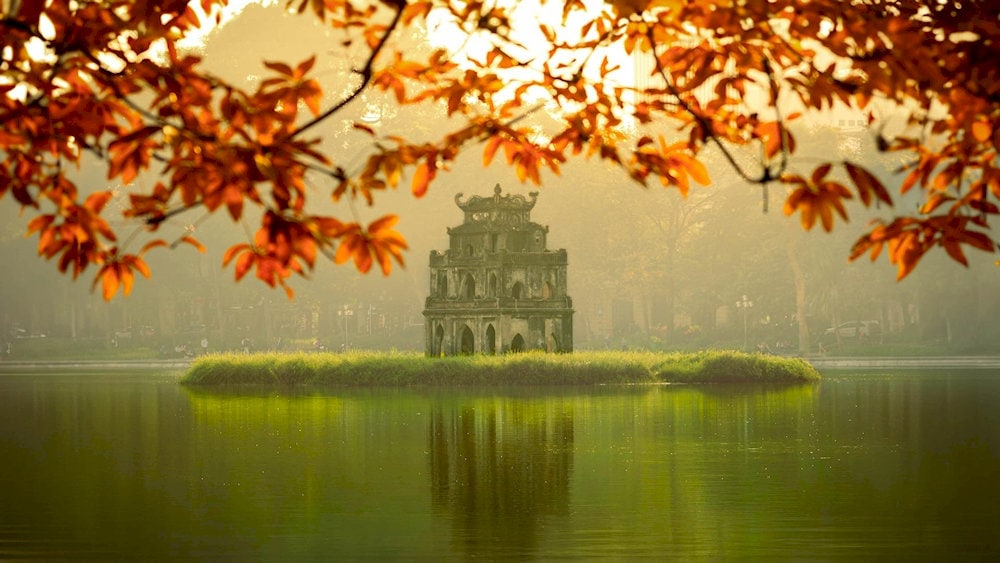 Make the most of your Hanoi adventure with smart travel tips on timing, transport, money, and local etiquette